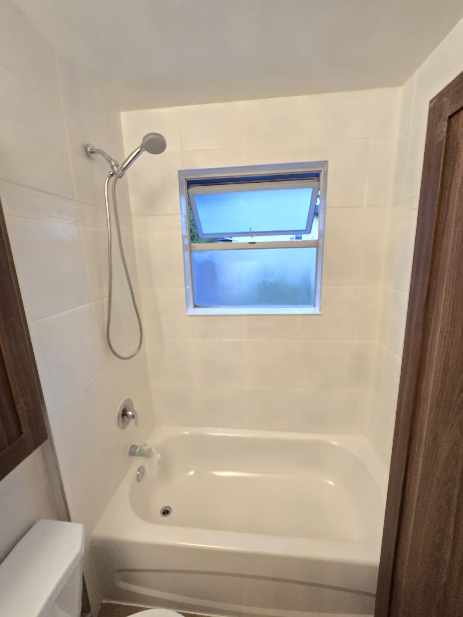 Bathtub refinishing video 03